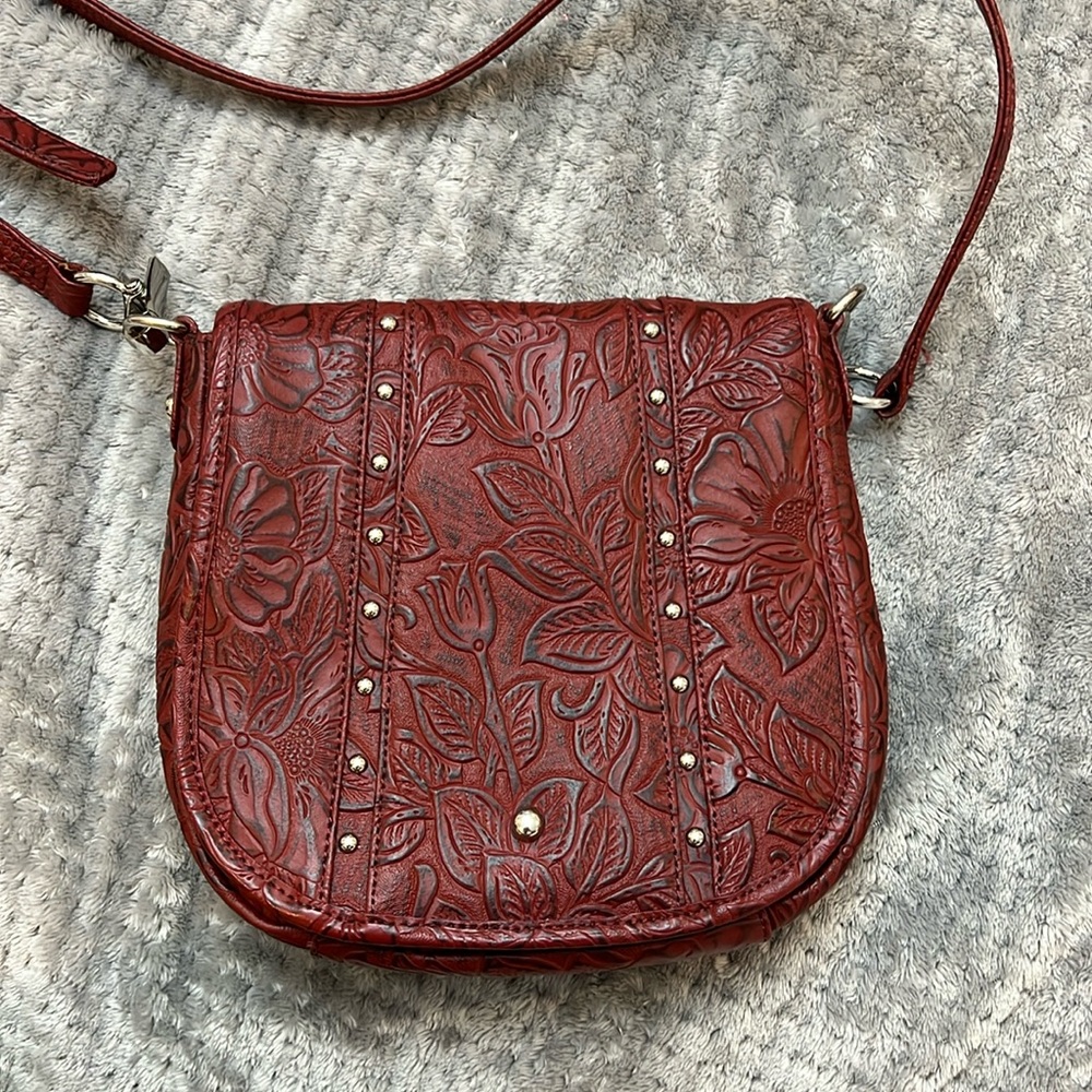 Gun Tote’n Mama’s Crossbody Bag. Removable strap. Cherry color with studs
